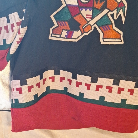 Boys XL CCM Black and Burgundy Hockey Jersey - Picture 6 of 15